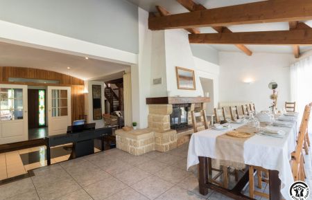 G&icirc;te n&deg;31G101824 Montaut - Haute-Garonne - salle &agrave; manger lumuneuse