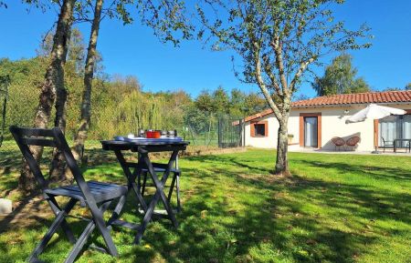 G&icirc;te n&deg;31G101757 Sainte-Foy-de-Peyroli&egrave;res - Haute-Garonne - gite-Le-Courtilh-SAINTE-FOY-DE-PEYROLI&egrave;RES-jardin