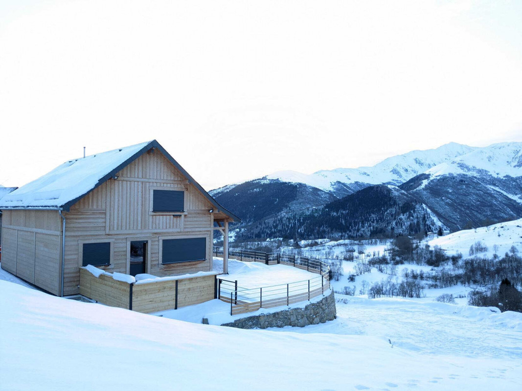 photo 0