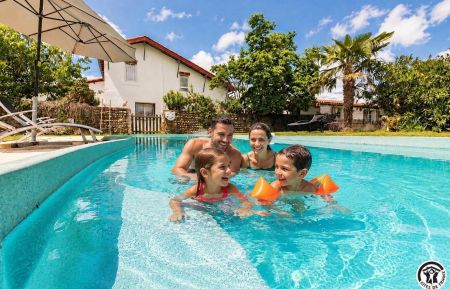 G&icirc;te n&deg;31G101813 Saint-&Eacute;lix-le-Ch&acirc;teau - Haute-Garonne - Piscine ext&eacute;rieure pour 4 personnes et un enfant de moins de 3 ans