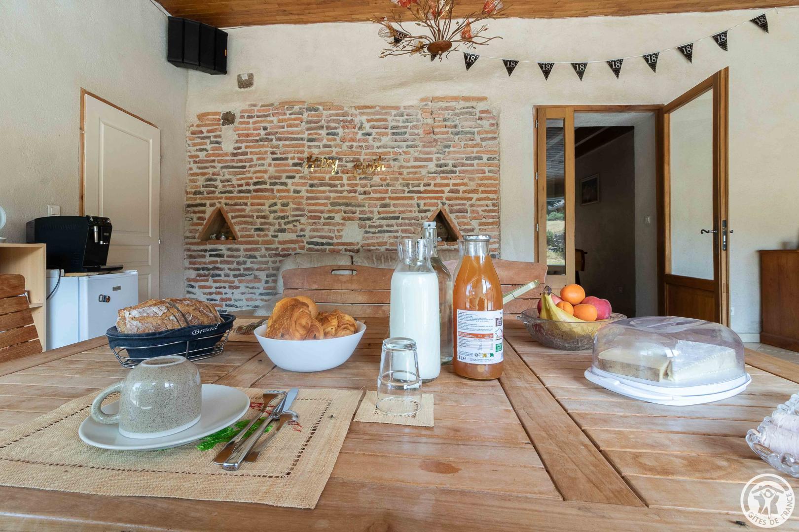 chambre-d-hotes-ferme-vidalet-fontenilles-sejour-petits-dejeuners photo 7